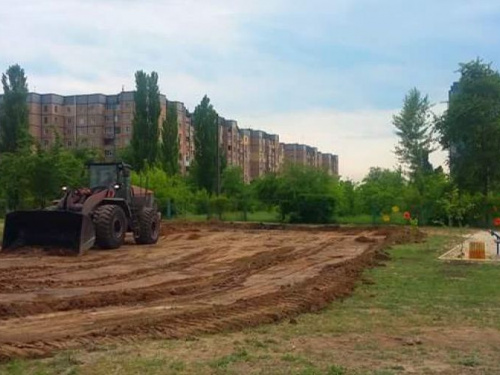 Для жителей сразу двух микрорайонов в Кривом Роге установят спортивно-игровую площадку (ФОТО)