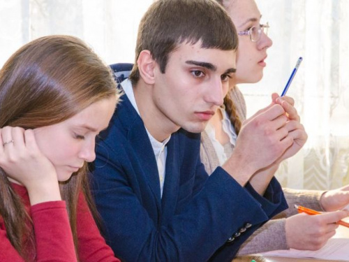 Абитуриенты Днепропетровщины подали в вузы страны уже более 40 тысяч заявлений