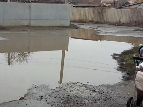 Петиция о ремонте разрушенных дорог Карнаватки будет рассмотрена горсоветом Кривого Рога