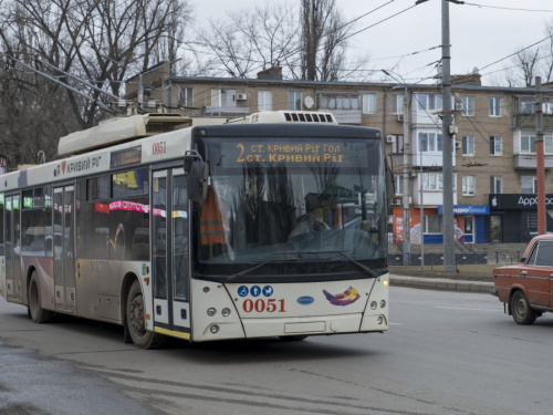 У Кривому Розі перекриють дороги 4 жовтня: причини зупинки транспорту в центрі міста