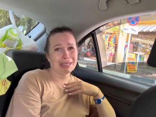 Кадр з відомого відео з росіянкою, яка не хотіла їхати з окупованого Криму - фото з відкритих джерел