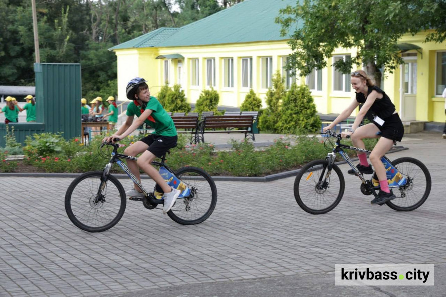 Понад 200 дітей Героїв вирушили на відпочинок: у Кривому Розі стартувала фінальна зміна заміського табору