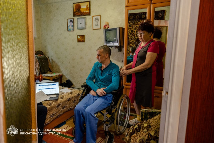 Субсидія, прописка і паспорт — не виходячи з дому: кому доступний мобільний ЦНАП на Дніпропетровщині