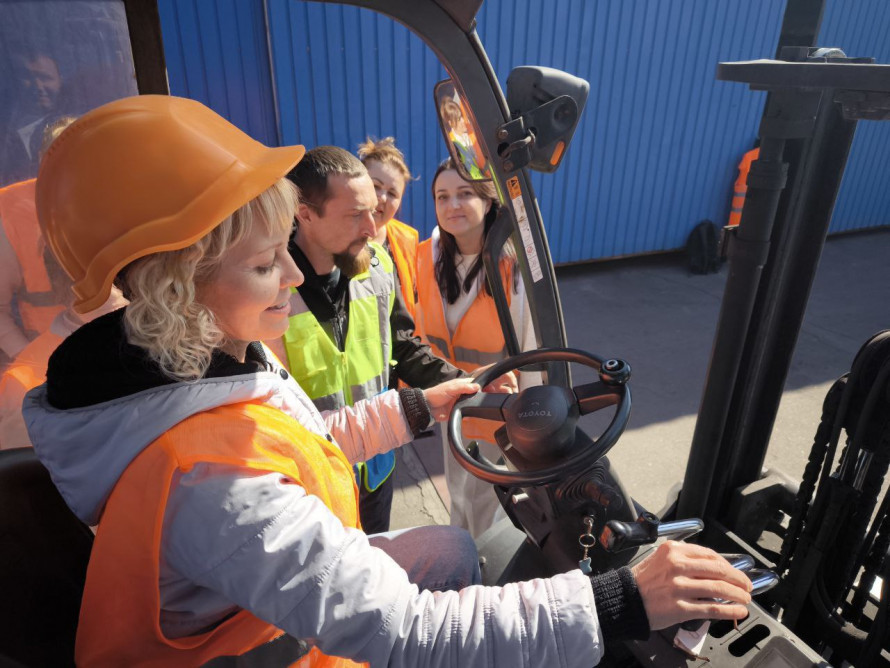 Сила в рівності: підприємства Дніпропетровщини інвестують в перенавчання своїх працівниць