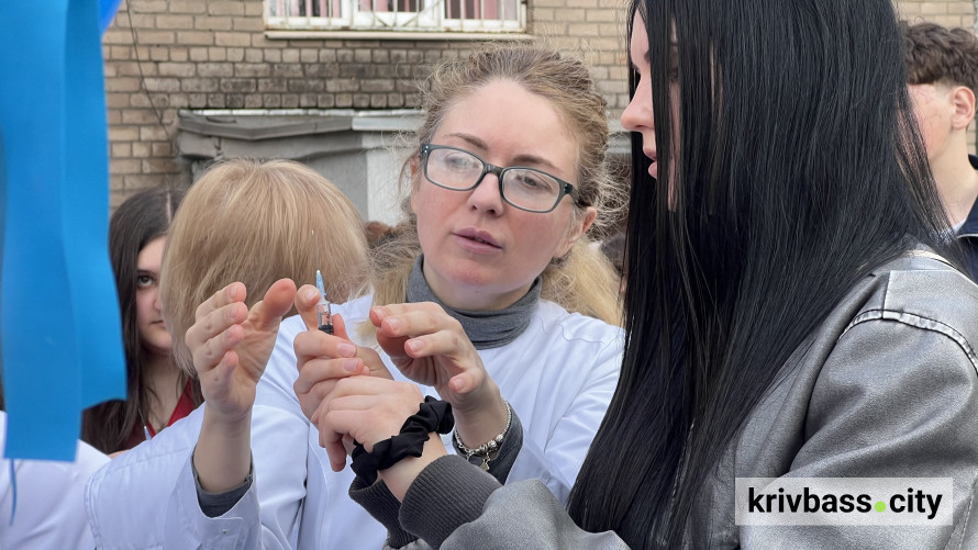 STEM-пікнік у Криворізькому фаховому медичному коледжі: як школярів знайомили з медициною