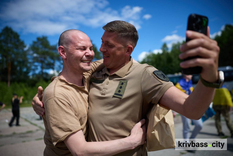Понад чотири роки чекали на свободу: з російського полону на рідну Дніпропетровщину повернулися 7 захисників