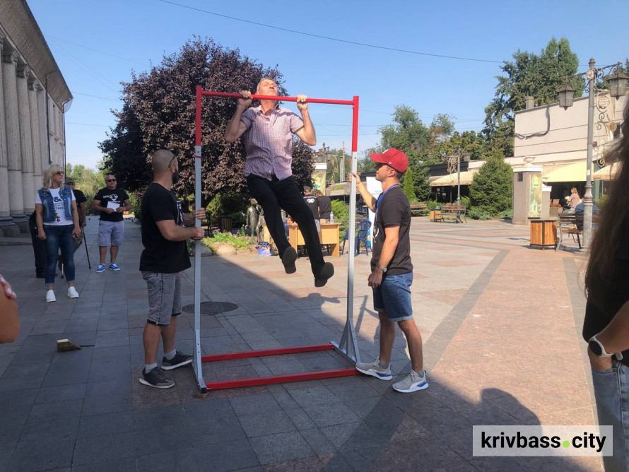 Підтягування, які рятують життя: у Кривому Розі провели спортивний благодійний захід