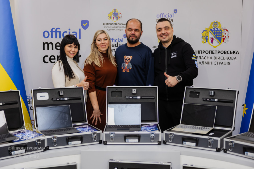 ЦНАПи Дніпропетровщини отримали мобільні валізки: чому це важливо