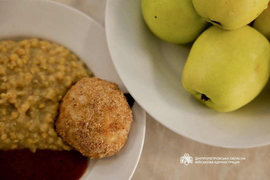 На Дніпропетровщині понад 150 тис школярів забезпечені гарячим харчуванням: подробиці