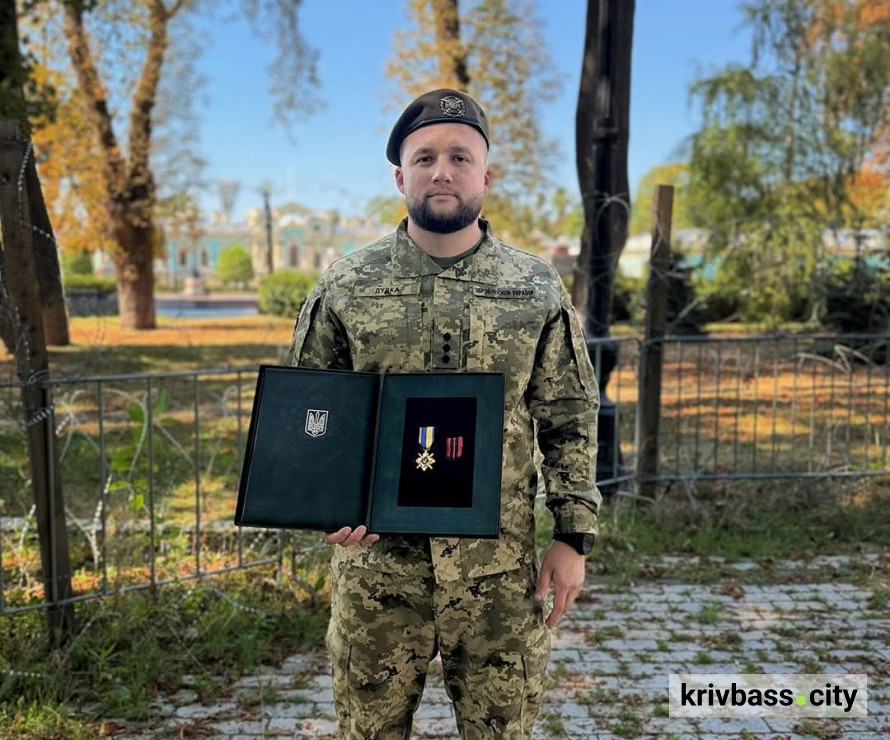 За бойовий шлях і командування: командира Rugby Team 129 ОВМБр Євгенія Дудку нагородили Хрестом бойових заслуг