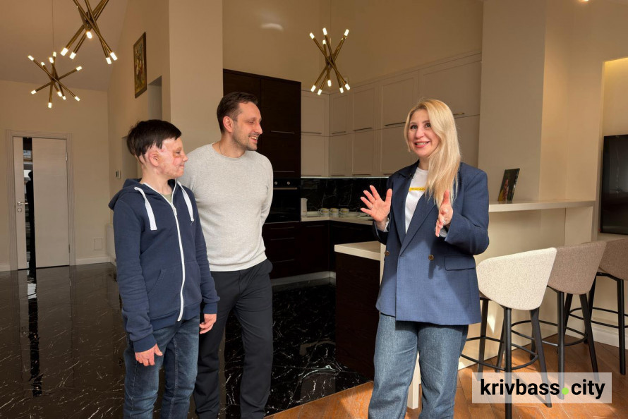 Незламний Роман Олексів, який вижив після обстрілу Вінниці у 2022 році, отримав квартиру від Ріната Ахметова