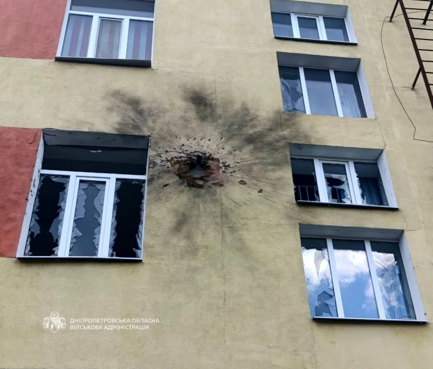 Палали будинки та вантажівки, є загиблі та поранені: наслідки останніх обстрілів росіянами Дніпропетровщини