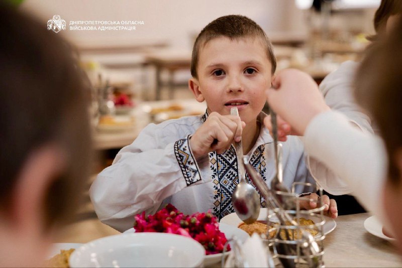 На Дніпропетровщині понад 150 тис школярів забезпечені гарячим харчуванням: подробиці