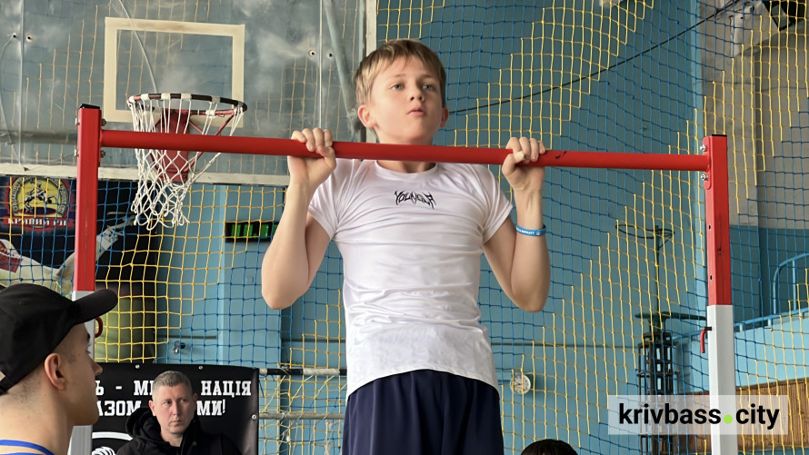 "Сильна молодь — здорова нація": у Кривому Розі провели весняну атестацію з воркауту