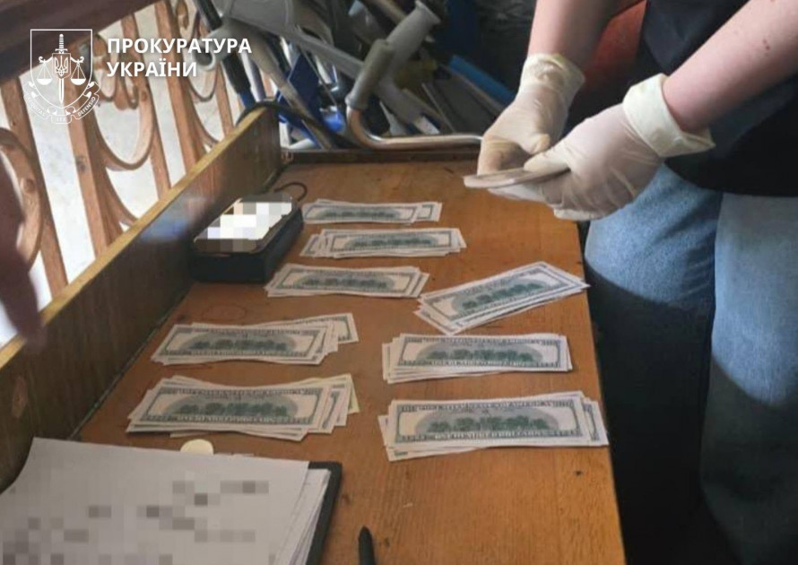 Схема для ухилянтів: на Дніпропетровщині військова медикиня вимагала $12 тис за фіктивну операцію