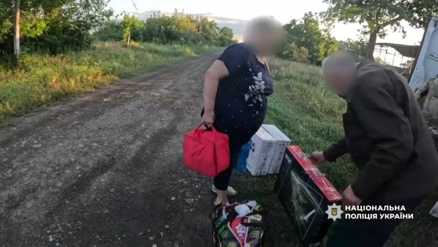 «Білі янголи» рятують людей: з прифронтової громади Дніпропетровщини евакуювали трьох літніх жителів