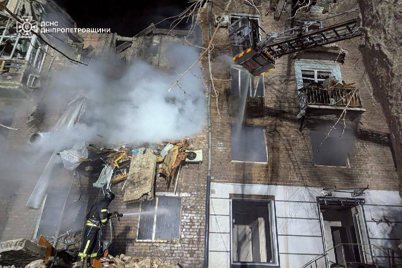 Росія вдарила "Іскандерами" по житлових будинках Кривого Рогу: є загиблі та поранені