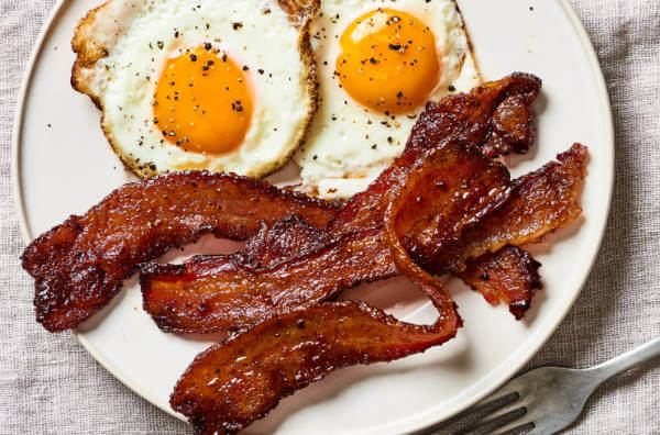 Хрустка яєчня без олії: несподіваний кулінарний лайфхак