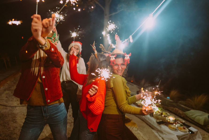 Навіщо дорослим свята: психологічний сенс ялинок і подарунків