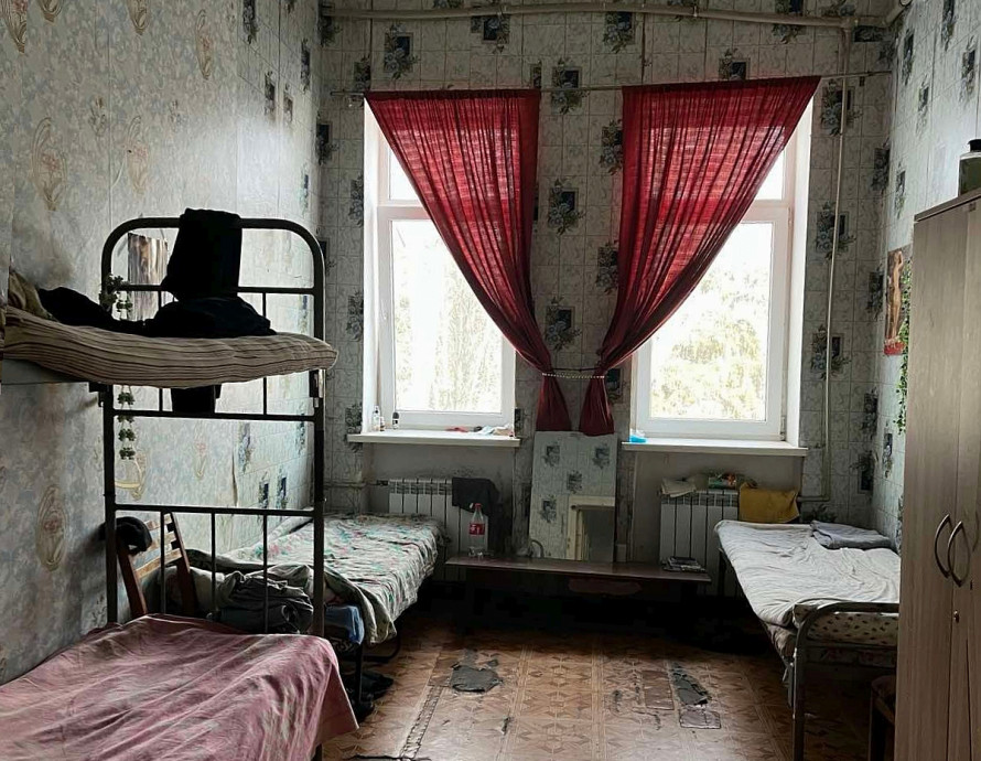 Тепло та горячий чай: як у Кривому Розі турбуються про безхатченків під час морозів