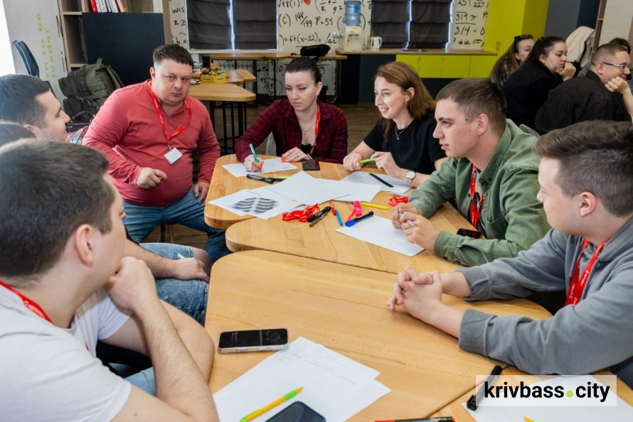 Команда в умовах змін: молоді співробітники криворізьких підприємств Метінвесту пройшли тренінг з ефективної взаємодії