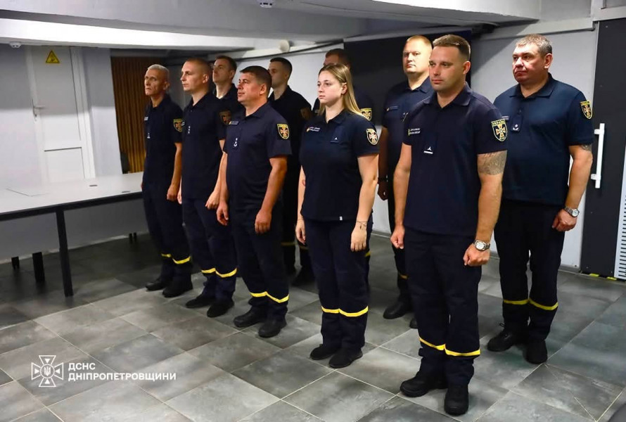 «За відвагу в надзвичайній ситуації»: рятувальники Дніпропетровщини отримали відзнаки