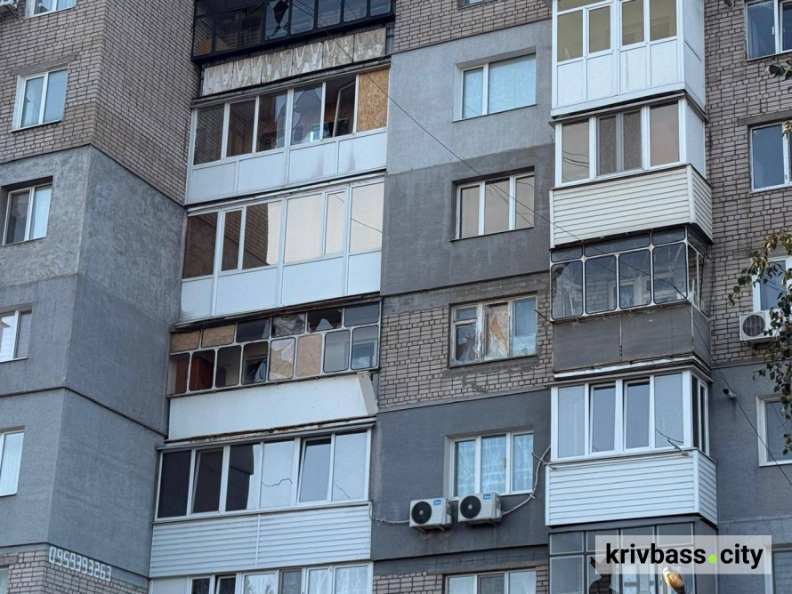 Супермаркет, будинки й авто понівечені: що відомо про нічну атаку на Дніпропетровщину