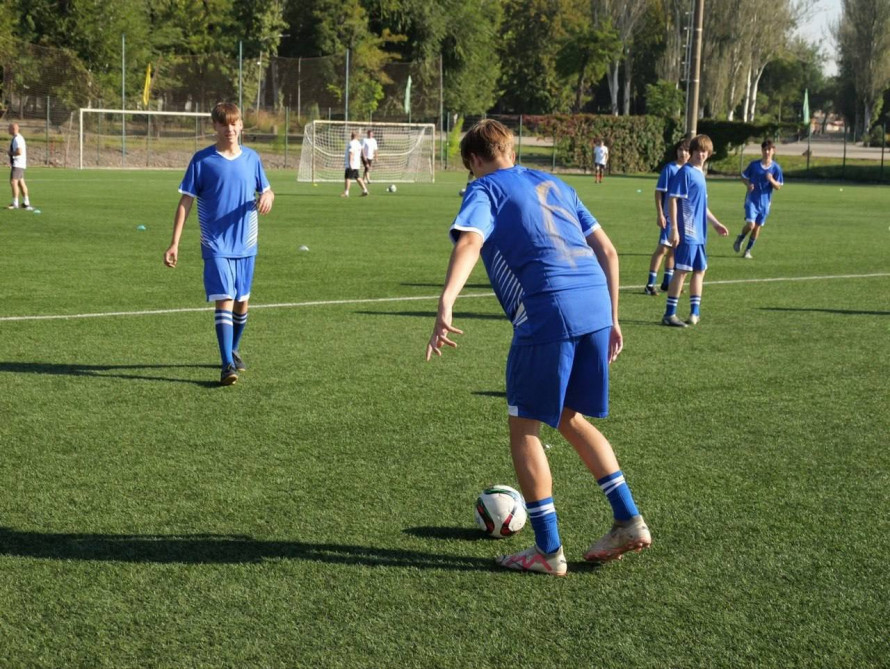 Veteran Family Games-2026: криворізькі ветерани разом з родинами грали у мініфутбол