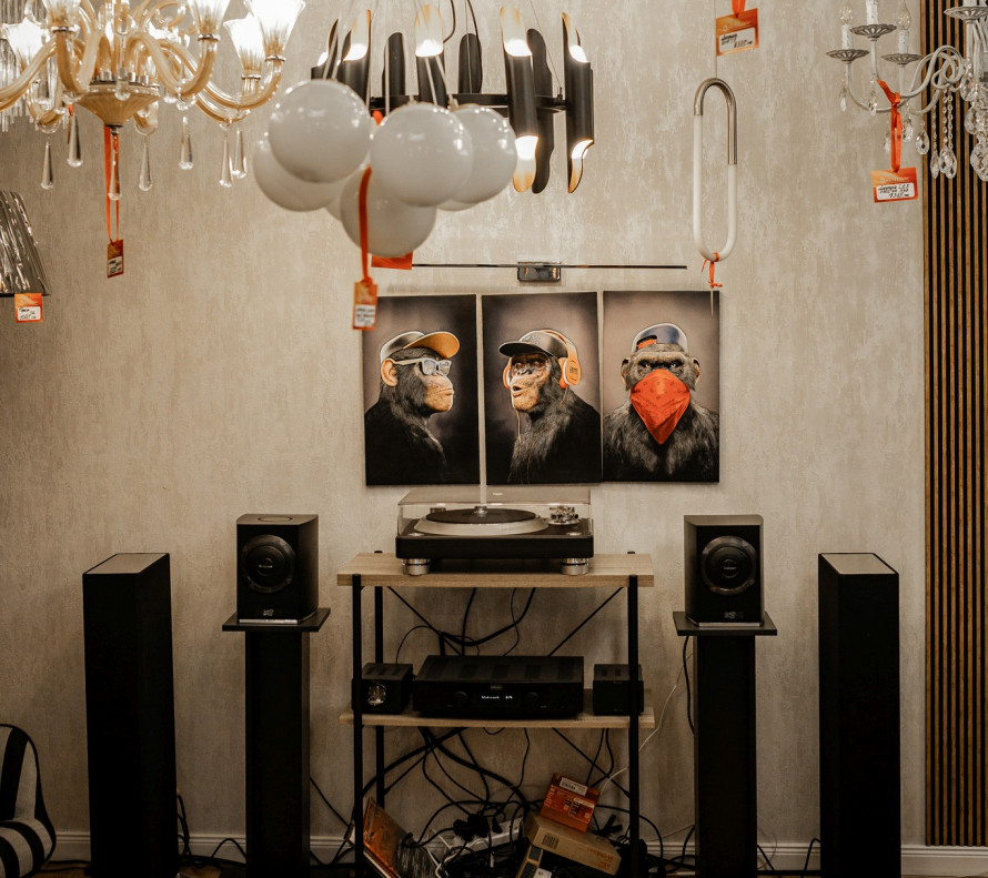 "Мріяв дати місту щось нове": підприємець з Кривого Рогу відкрив сучасний шоурум