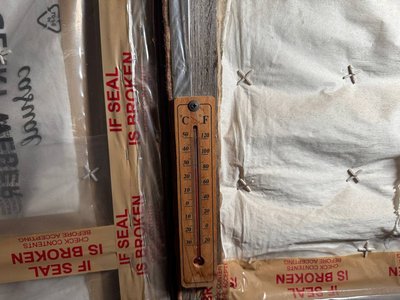 Житель Кривого Рогу облаштував “будинок-термос”, де можна зігрітися без опалення