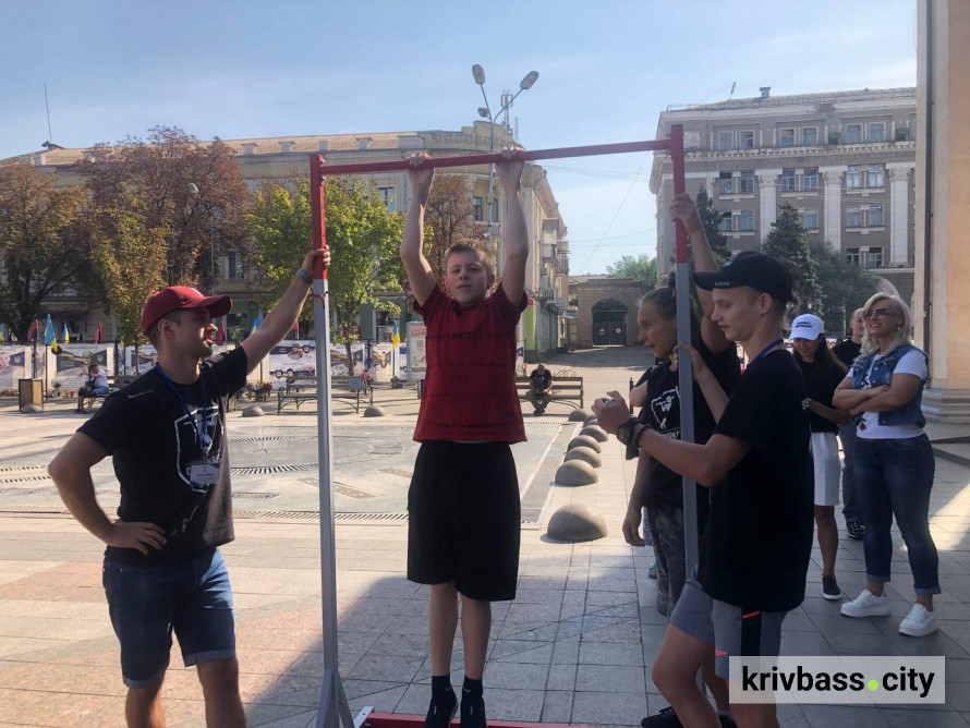 Підтягування, які рятують життя: у Кривому Розі провели спортивний благодійний захід