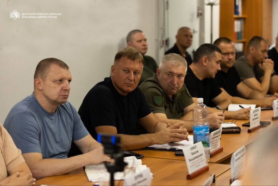 Фортифікації, евакуація та посилений режим: що вирішили на Раді оборони Дніпропетровщини