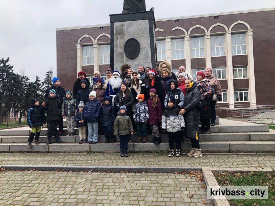 Вулицями Кривого Рогу разом зі Святим Миколаєм: у місті відбулася святкова трамвайна екскурсія