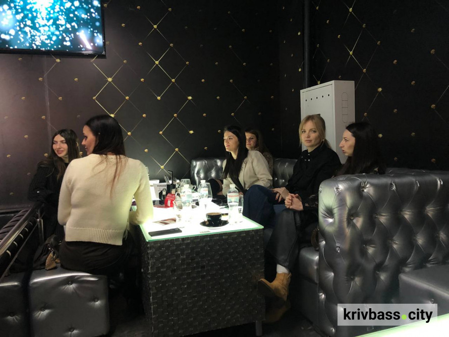 Коли криворізькі жінки об’єднуються — народжується енергія: вечір жіночої сили завдяки інтелектуальній грі  Backstage