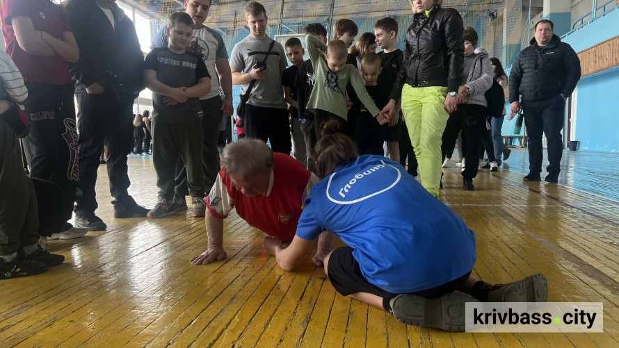 "Сильна молодь — здорова нація": у Кривому Розі провели весняну атестацію з воркауту