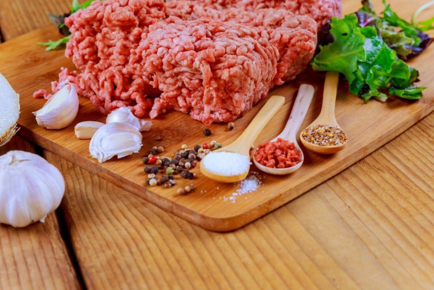 Як правильно обробляти фарш і уникнути харчових ризиків