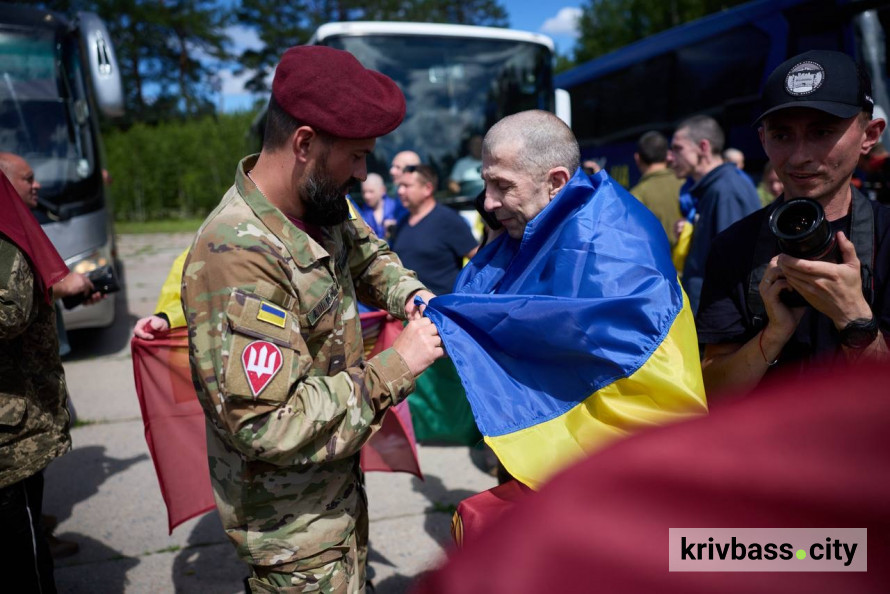 Понад чотири роки чекали на свободу: з російського полону на рідну Дніпропетровщину повернулися 7 захисників