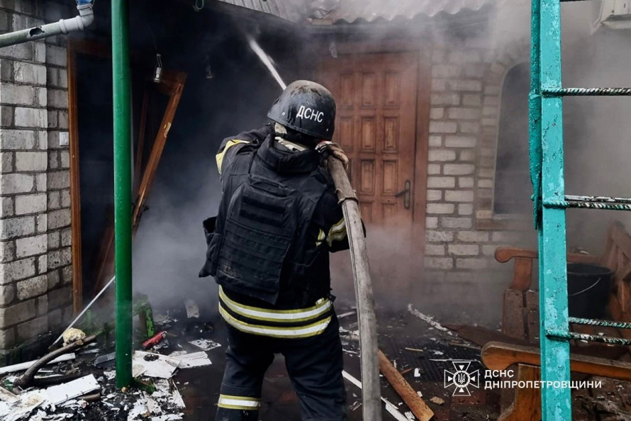 Вибухи на Дніпропетровщині: внаслідок російських обстрілів загинув чоловік