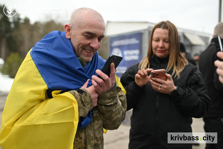 Повернулися додому після років в російському полоні: серед звільнених — 36 захисників з Дніпропетровщини