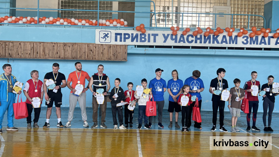 "Сильна молодь — здорова нація": у Кривому Розі провели весняну атестацію з воркауту