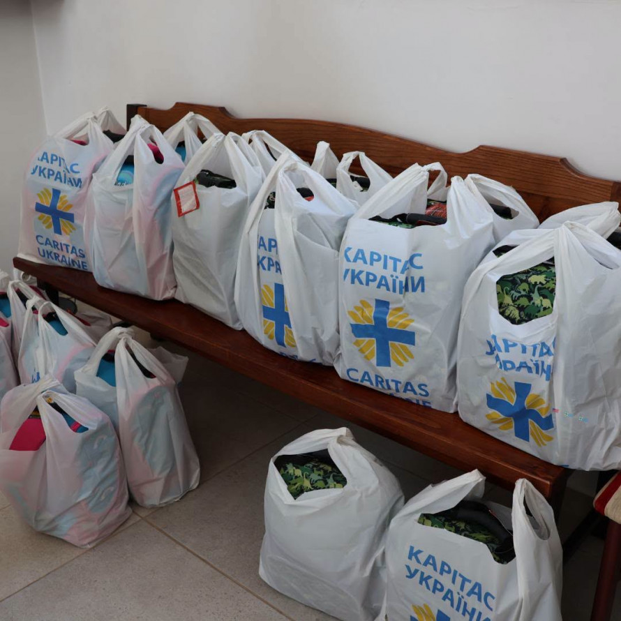 У Кривому Розі благодійники та волонтери допомогли зібрати дітей до школи: підсумки акції  "Шкільний портфелик"