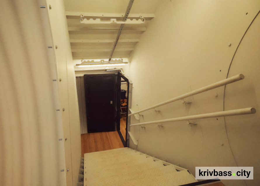 В Україні побудували перший підземний сталевий бункер нового типу — «Цитадель» для цивільних від Метінвесту та Держагентства відновлення