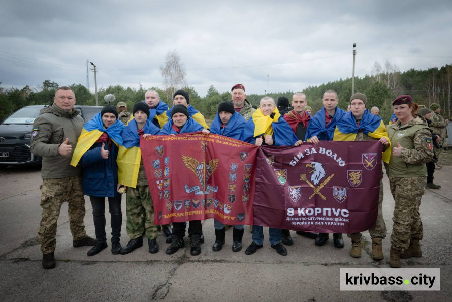 Великодній обмін 11 квітня: з російського полону повернулись троє захисників з Криворіжжя