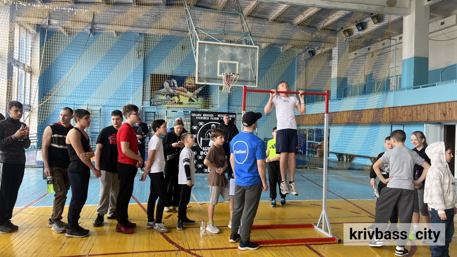 "Сильна молодь — здорова нація": у Кривому Розі провели весняну атестацію з воркауту