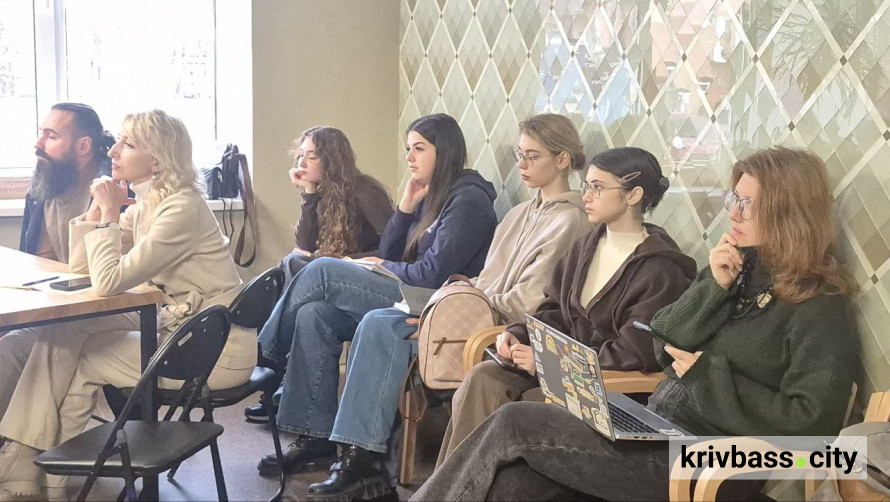 "Стань зміною, яку ти хочеш бачити в світі!": у Кривому Розі стартувала програма навчання для активних містян