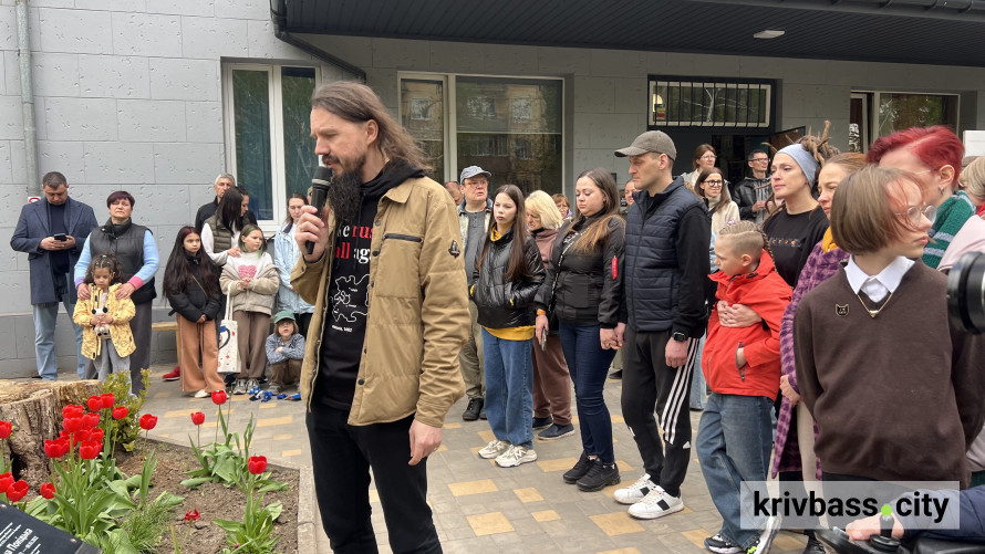 Це більше, ніж пам’ять: на території Шелтер Плюс з'явився сквер на честь героїв-волонтерів