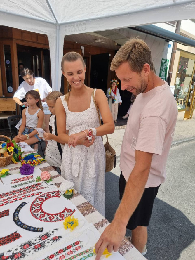 Не тільки руда: шахтарка з Кривого Рогу завоювала світ українським бісером