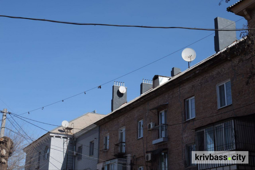 Сотні пошкоджених будинків: як відновлюють житло криворіжців після обстрілів