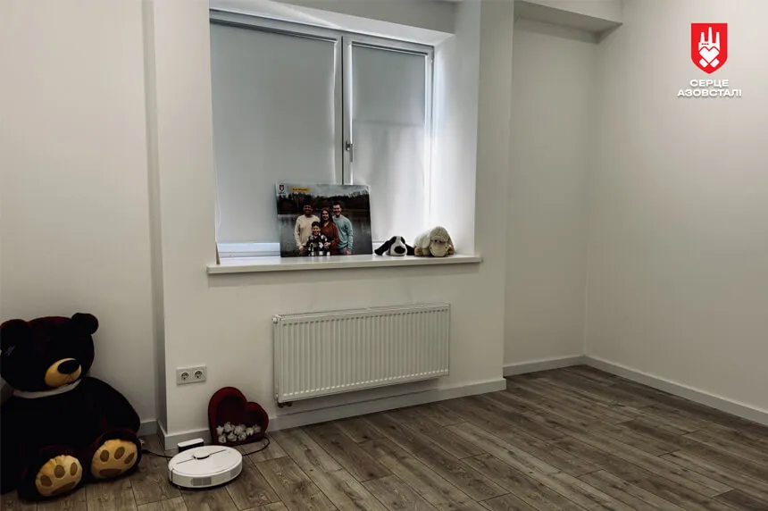 Пройшов поранення і полон: оборонцю Маріуполя Роману Мещерякову вручили квартиру завдяки програмі «Серце Азовсталі»