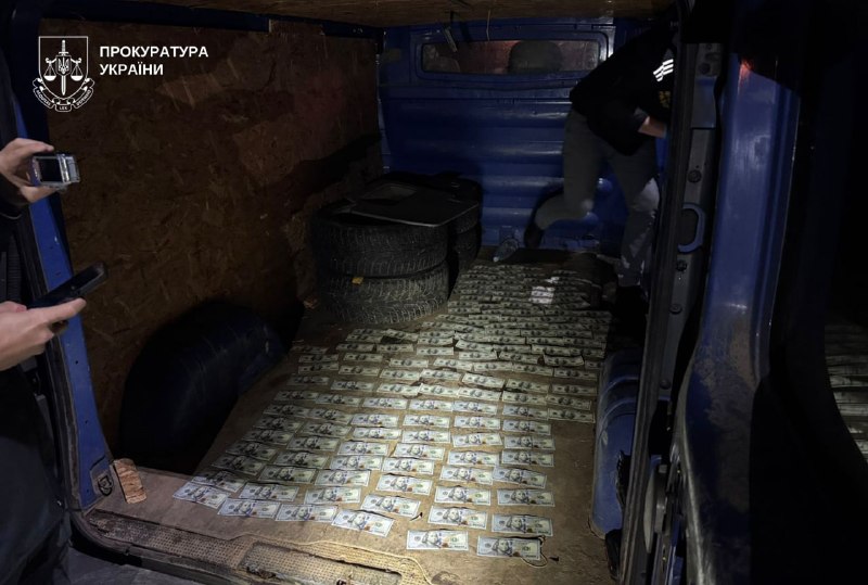 Десятки стволів та тисячі патронів: у Кривому Розі судитимуть нелегальних зброярів